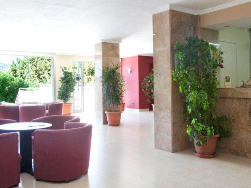 Sol Y Vera Aparthotel